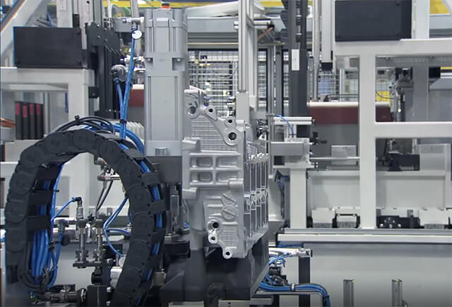 汽車發(fā)動(dòng)機(jī)裝配生產(chǎn)線