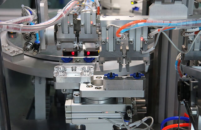 非標自動化組裝機器設(shè)備