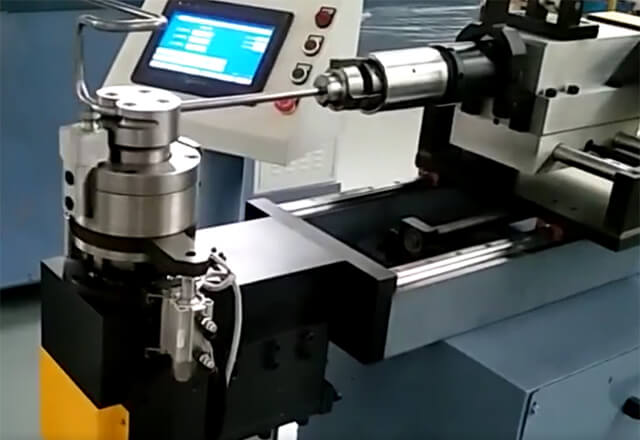 汽車(chē)油管自動(dòng)彎管機(jī)