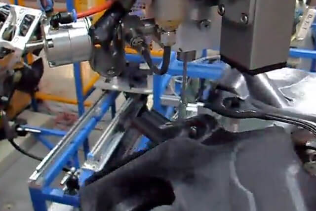 汽車(chē)安全氣囊涂膠設(shè)備