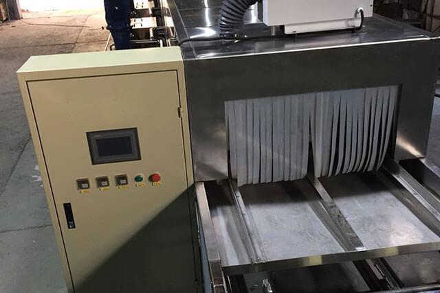 汽車零件噴淋清洗機