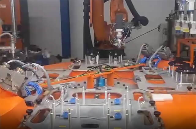 汽車(chē)?yán)茸詣?dòng)涂膠機(jī)