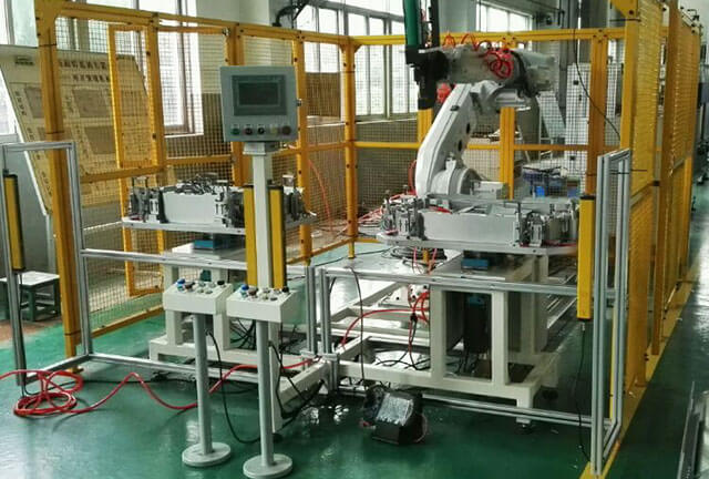 汽車天窗鉚接機