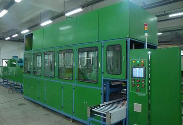 全自動(dòng)缸套超聲波清洗機(jī)