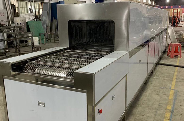 汽車(chē)發(fā)動(dòng)機(jī)清洗機(jī)