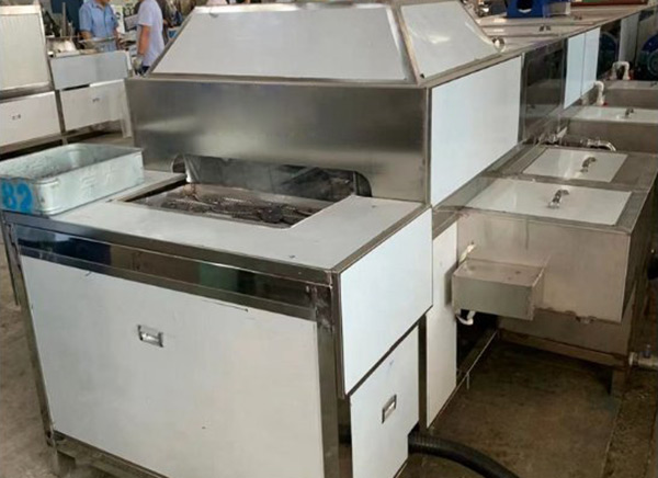 汽車(chē)剎車(chē)片清洗機(jī)