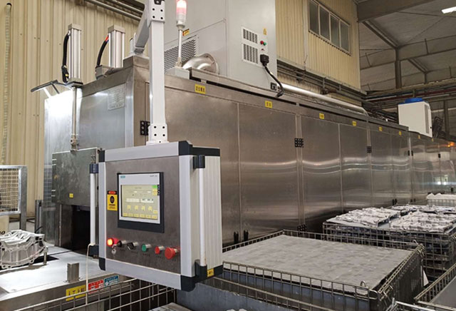 大型工業(yè)超聲波清洗設(shè)備廠家