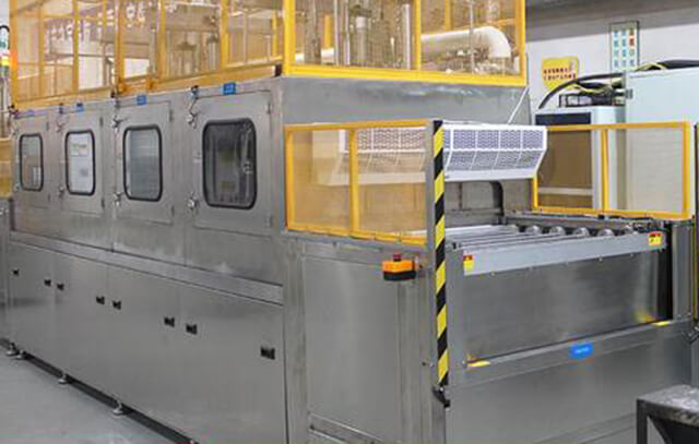 發(fā)動機(jī)缸蓋噴淋清洗機(jī)