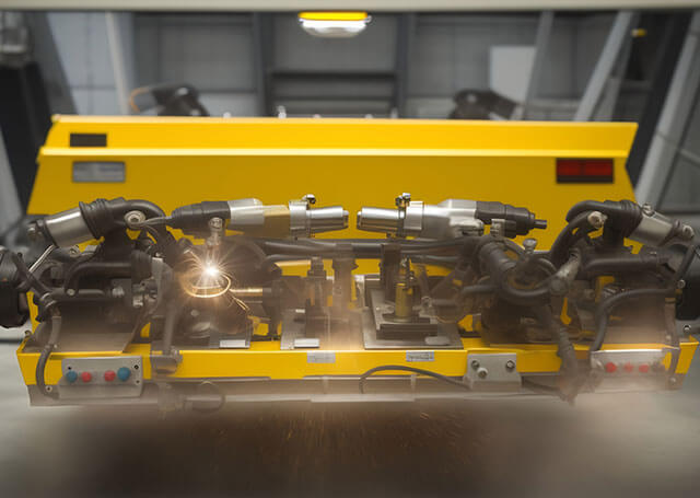 扭力梁焊接工作站